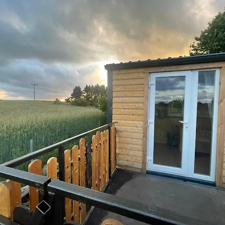 Familienurlaub Im Tiny House Auf Dem Bauernhof Κάμπινγκ