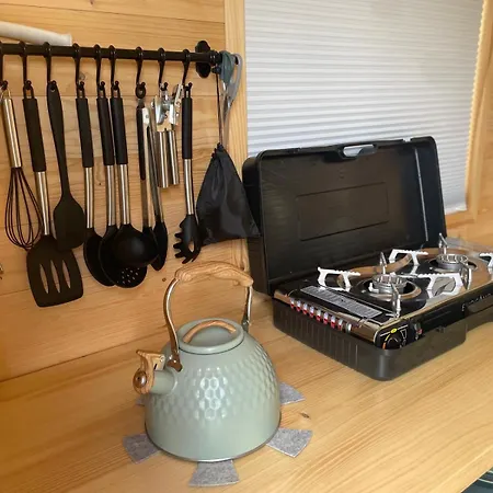 Κάμπινγκ Familienurlaub Im Tiny House Auf Dem Bauernhof